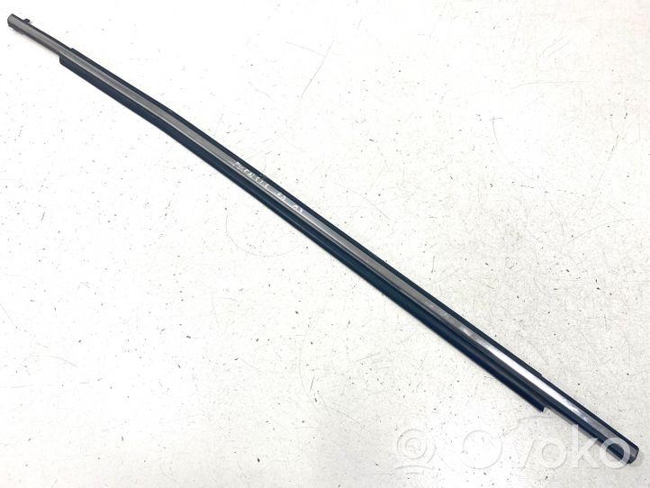 Toyota Avensis T250 Rivestimento modanatura del vetro della portiera anteriore 