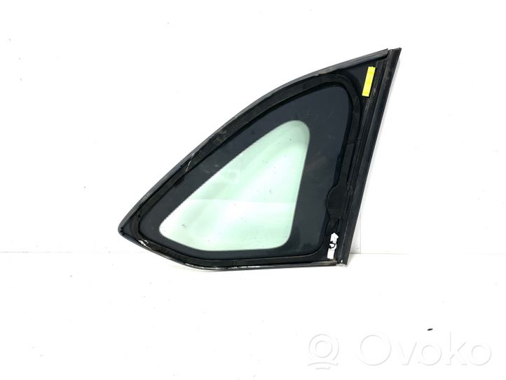 Honda FR-V Fenêtre latérale avant / vitre triangulaire M2H3SAS2DOT