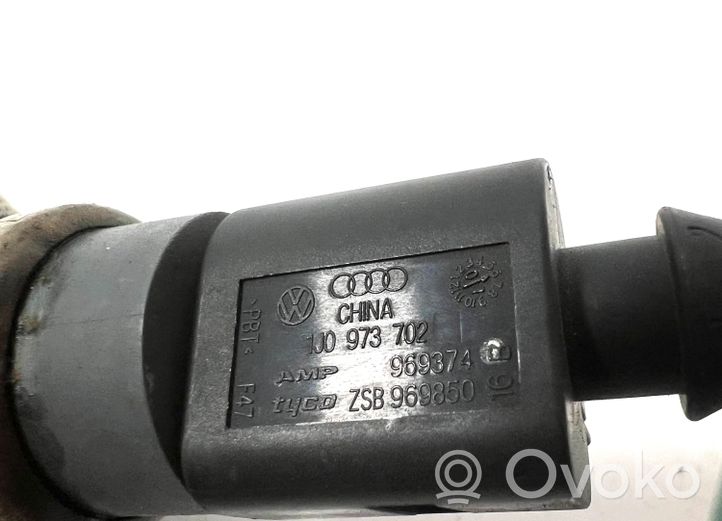 Audi A8 S8 D3 4E Sonde de température de liquide de refroidissement 06A919501A