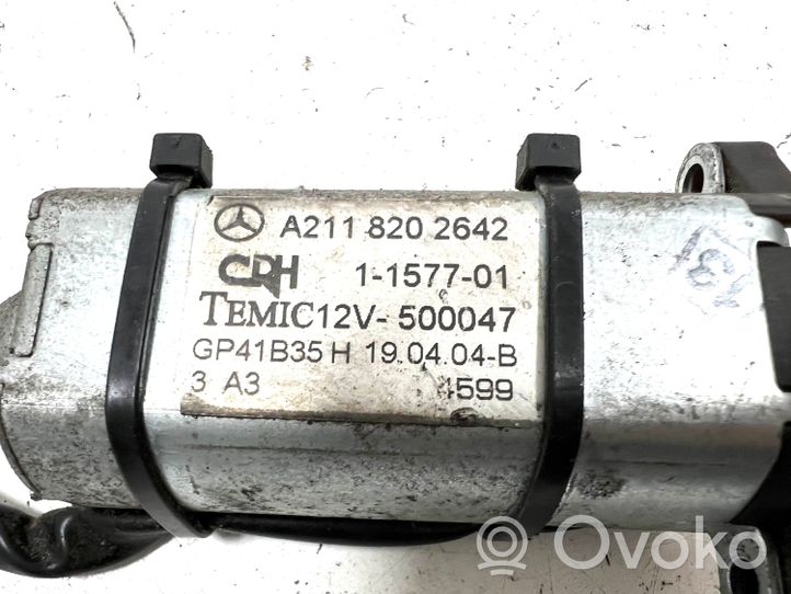 Mercedes-Benz E W211 Istuimen säätömoottori A2118202642