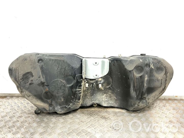 BMW X3 E83 Serbatoio del carburante 6758611