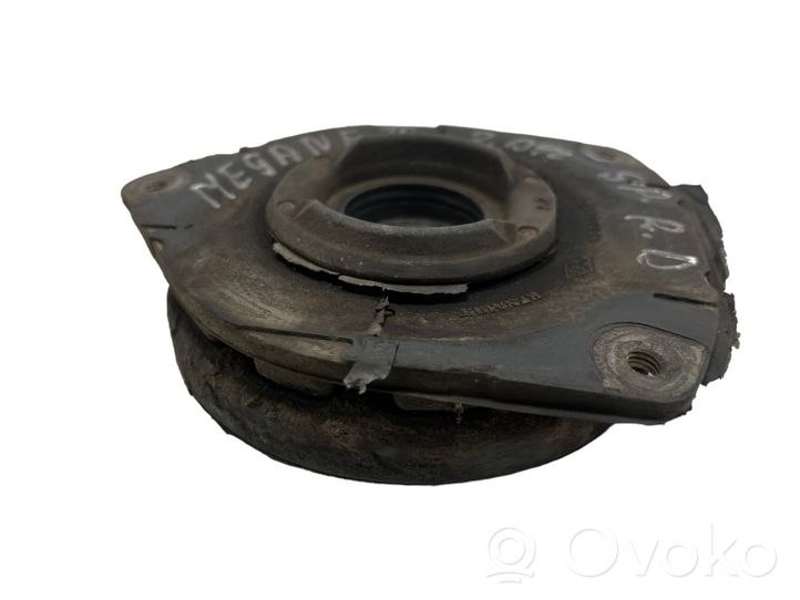 Renault Megane III Support de jambe de force supérieur avant 540340002R