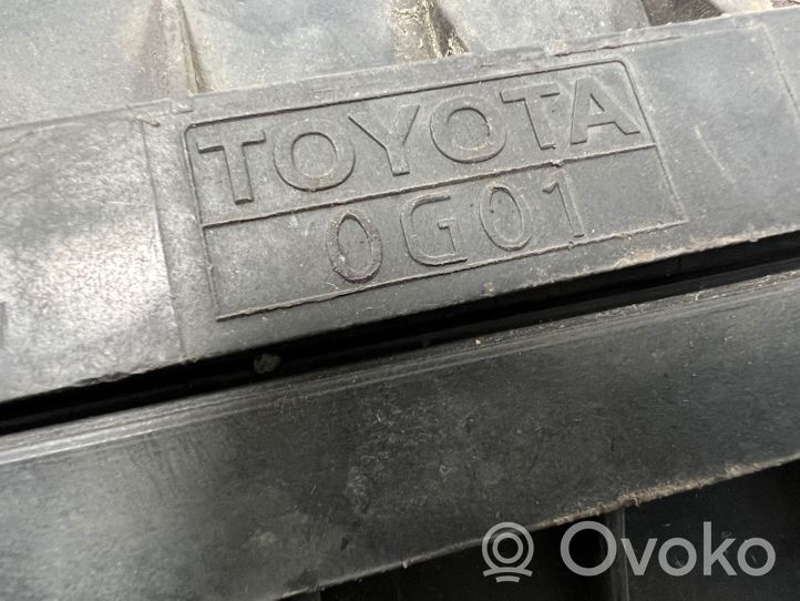 Toyota Corolla E120 E130 Oro filtro dėžė 043413