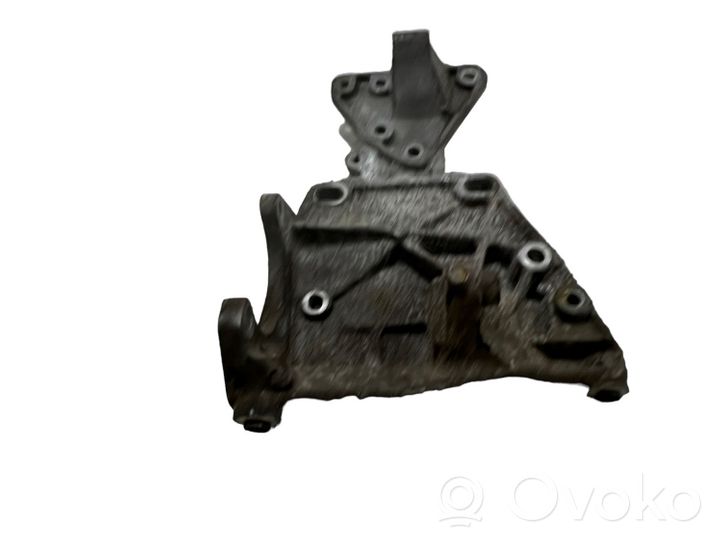 Volvo XC70 Engine mounting bracket 31316673