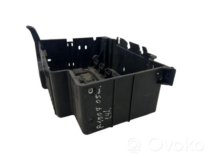 Peugeot 1007 Battery box tray 9656705880
