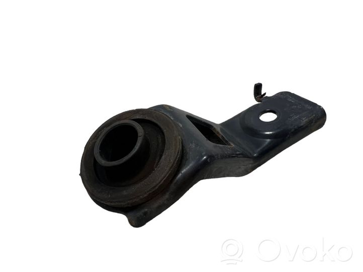 Toyota RAV 4 (XA40) Radiator mount bracket 