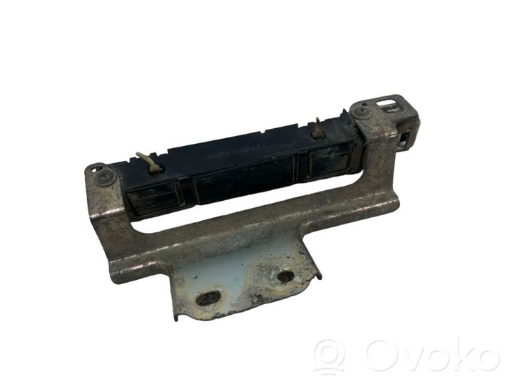 Toyota RAV 4 (XA40) Amplificateur d'antenne 8999742010