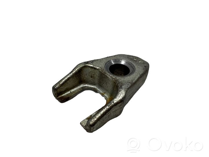 Nissan Qashqai Support de pince d'injecteur de carburant 