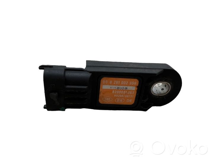 Renault Megane III Air pressure sensor 8200685363