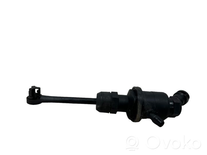 Nissan Qashqai Główny cylinder sprzęgła B0610ET000