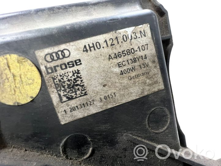 Audi A4 S4 B8 8K Jäähdyttimen jäähdytinpuhaltimen suojus 4H0121003N