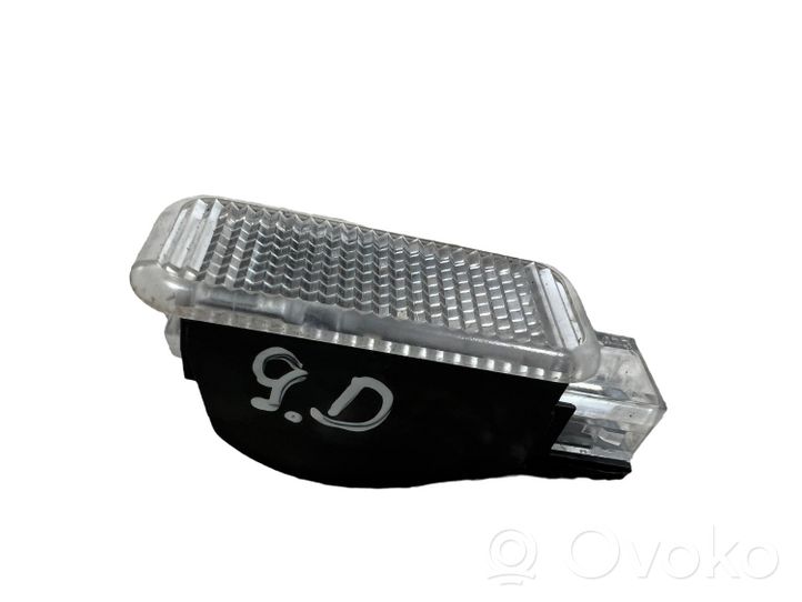 Audi A4 S4 B8 8K Luce interna per portiera posteriore 