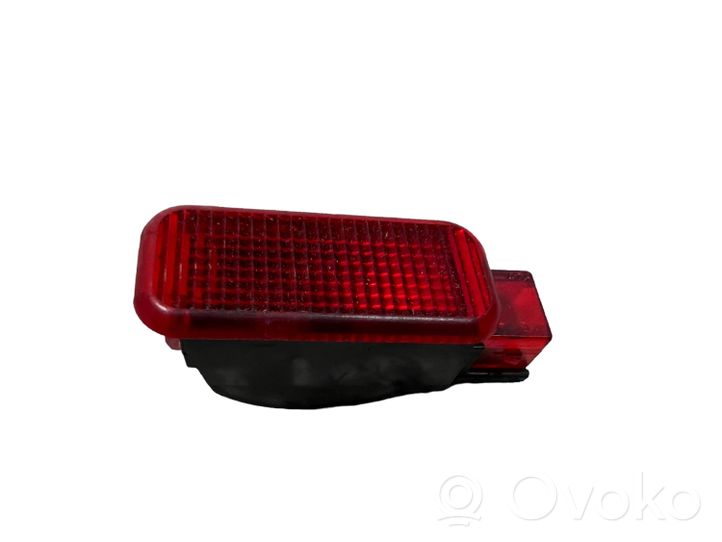 Audi A4 S4 B8 8K Lampka wewnętrzne drzwi tylnych 4B094741