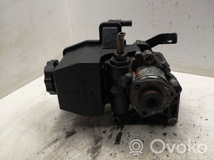 Mercedes-Benz Sprinter W901 W902 W903 W904 Pompe de direction assistée 