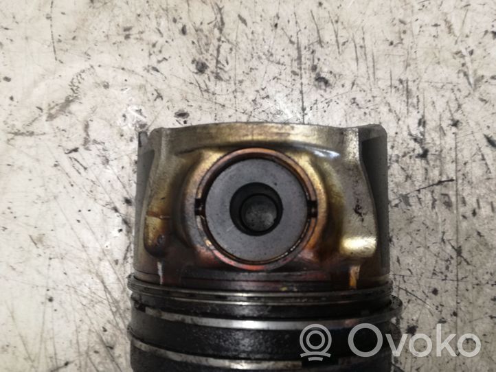 Hyundai Trajet Piston 