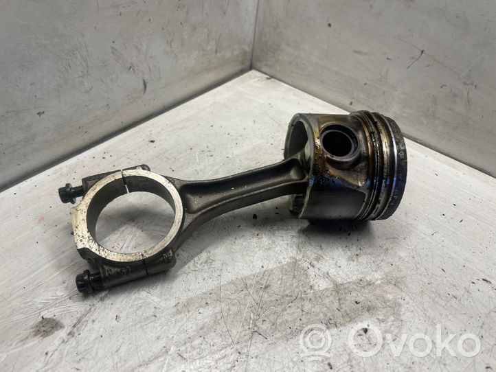 Volkswagen PASSAT B6 Piston avec bielle 038L