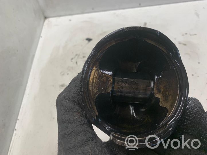 Peugeot 406 Piston 