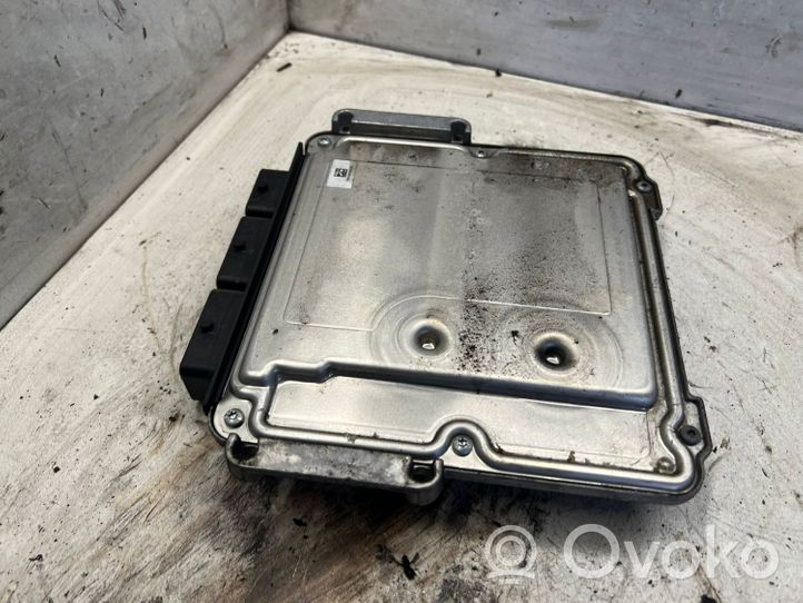 Nissan Qashqai+2 Unité de commande, module ECU de moteur 23710BB47A