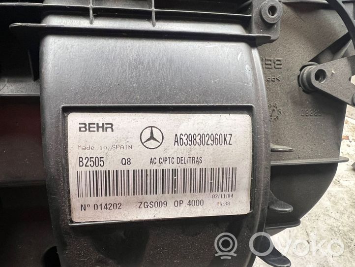 Mercedes-Benz Vito Viano W639 Вентилятор печки A6398302960