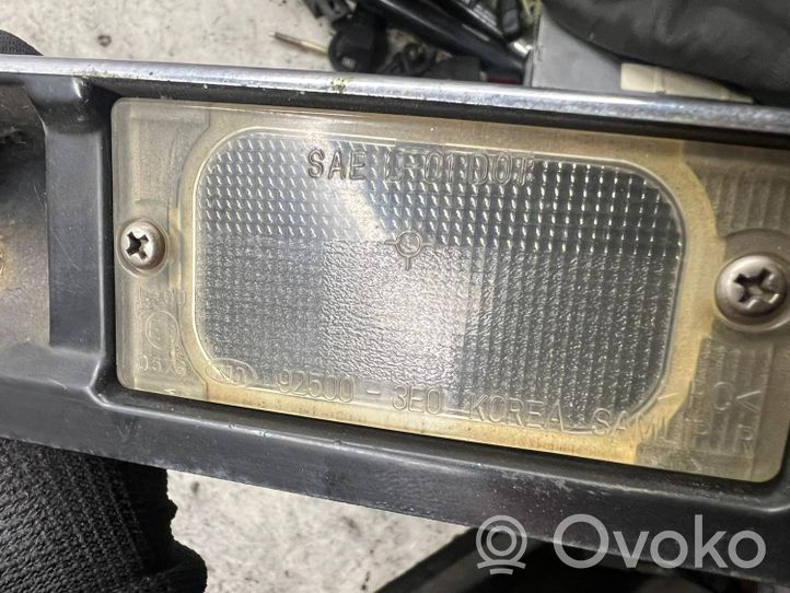 KIA Sorento Lampa oświetlenia tylnej tablicy rejestracyjnej 925003E0