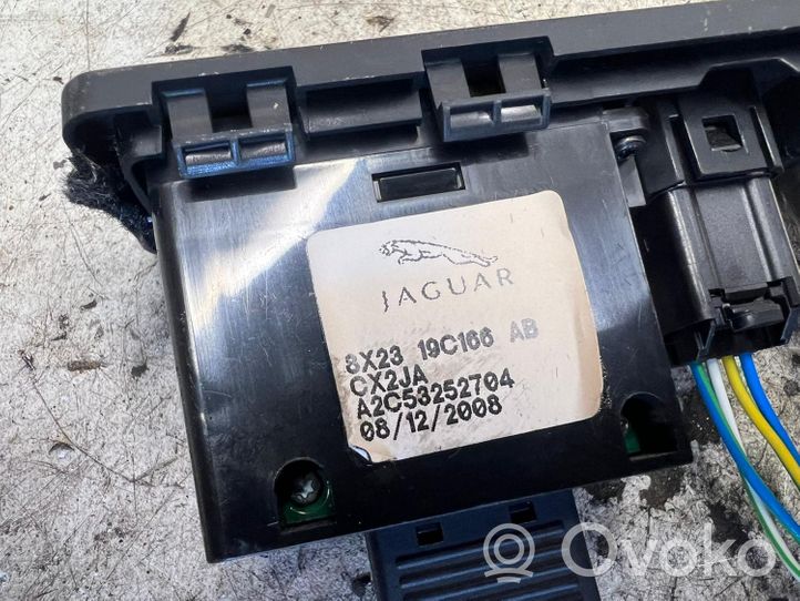 Jaguar XF USB-pistokeliitin 8X2319C166AB