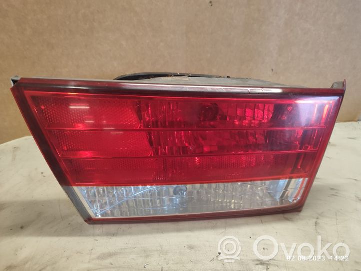 Hyundai Sonata Lampy tylnej klapy bagażnika 924033K0