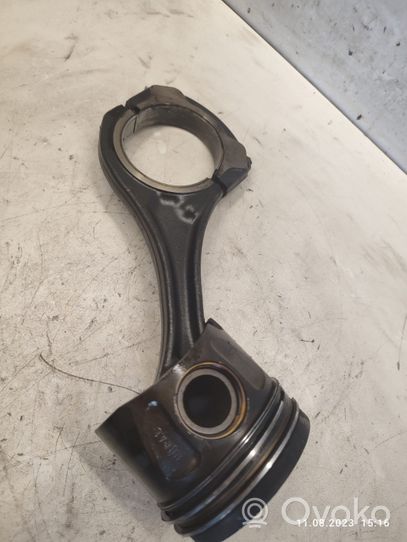 Mercedes-Benz ML W164 Piston with connecting rod 