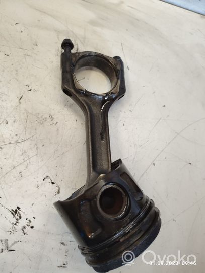 Opel Zafira B Piston avec bielle 