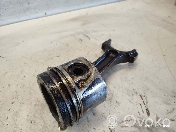 Volvo S40, V40 Piston 