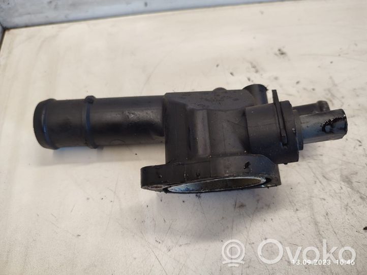 Volkswagen Golf V Termostaatin kotelo 03G121132B