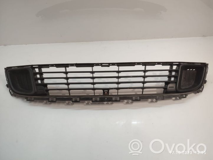 Citroen C5 Etupuskurin alempi jäähdytinsäleikkö 9681052677