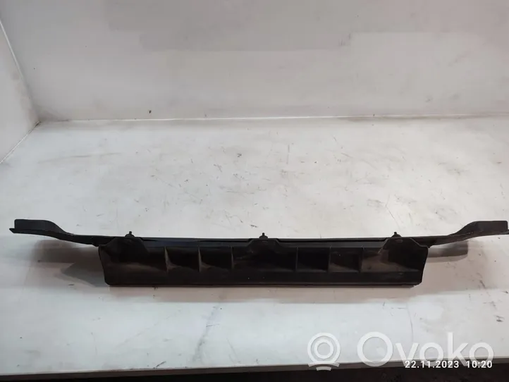 Audi Q7 4L Radiatoru paneļa apakšējā daļa (televizora) 7L0805551A