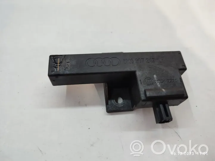 Volkswagen Touareg II Antenne intérieure accès confort 8K0907247