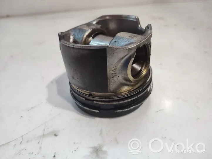 Audi A5 8T 8F Piston 