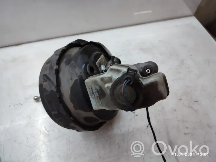 Volkswagen Tiguan Brake booster 5N2614105C