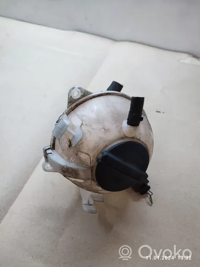 Volkswagen Tiguan Coolant expansion tank/reservoir 