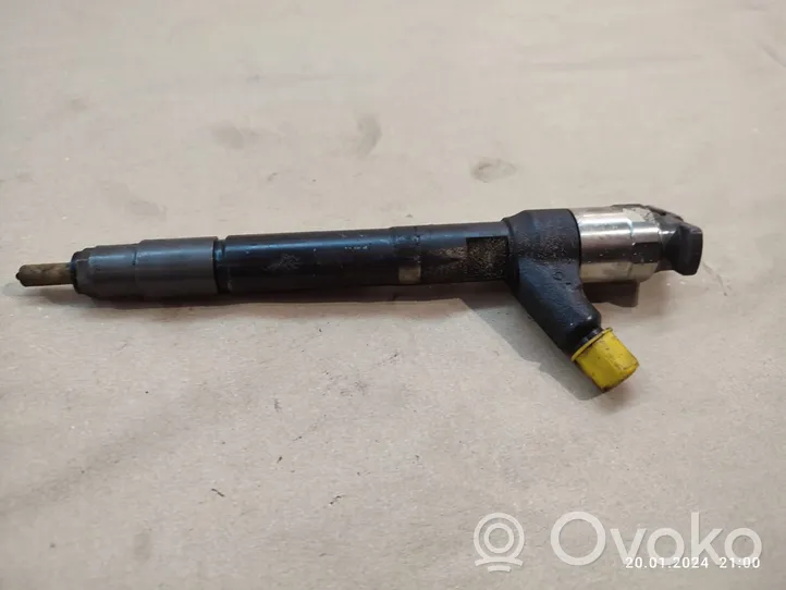 Opel Mokka X Fuel injector 55570012