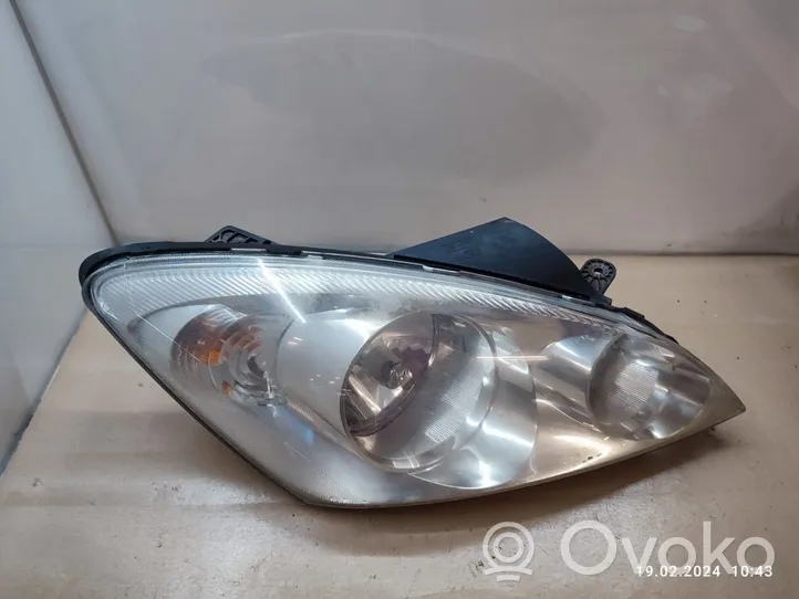 KIA Ceed Headlight/headlamp 921021H000