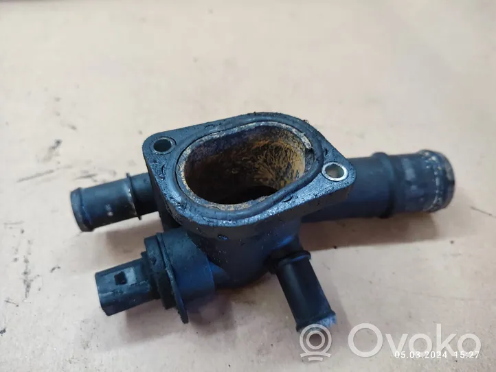 Audi A4 S4 B7 8E 8H Tuyau de liquide de refroidissement moteur 038121132D