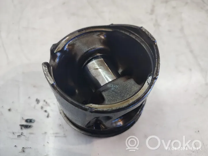 Peugeot 407 Piston 