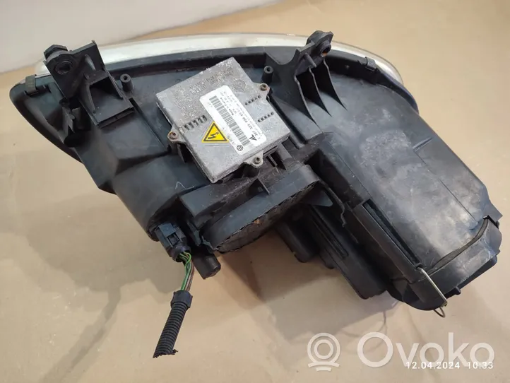 Volkswagen Touran I Lampa przednia 0301205271