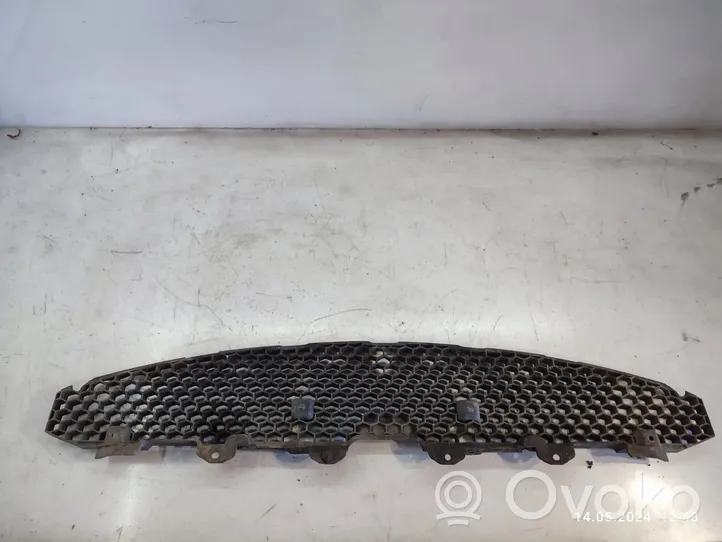 KIA Carens II Grille inférieure de pare-chocs avant 865611D010