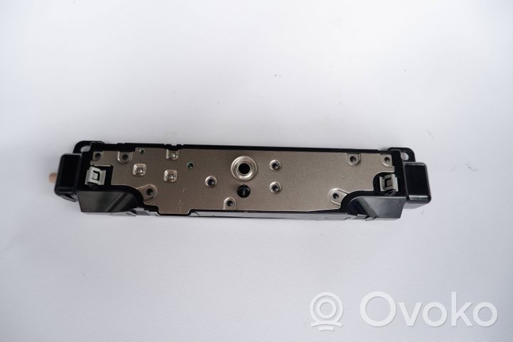 Tesla Model Y Antenne intérieure accès confort ED322246003110