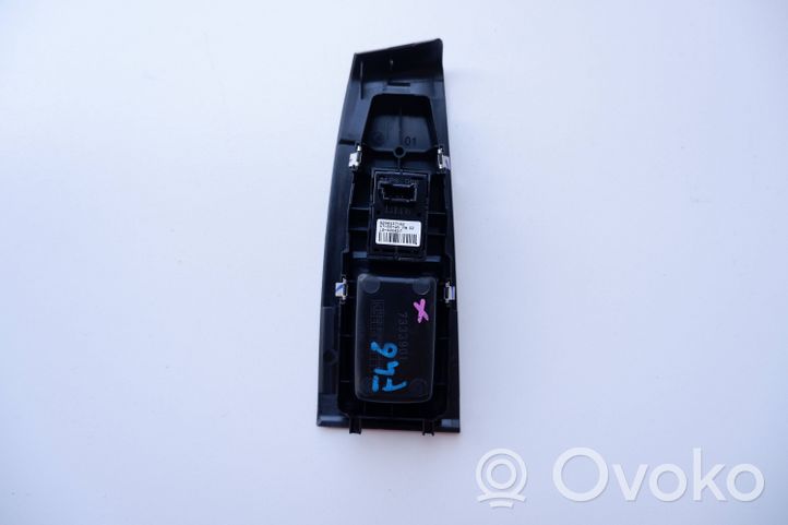 BMW 2 F46 Interrupteur commade lève-vitre 9208107