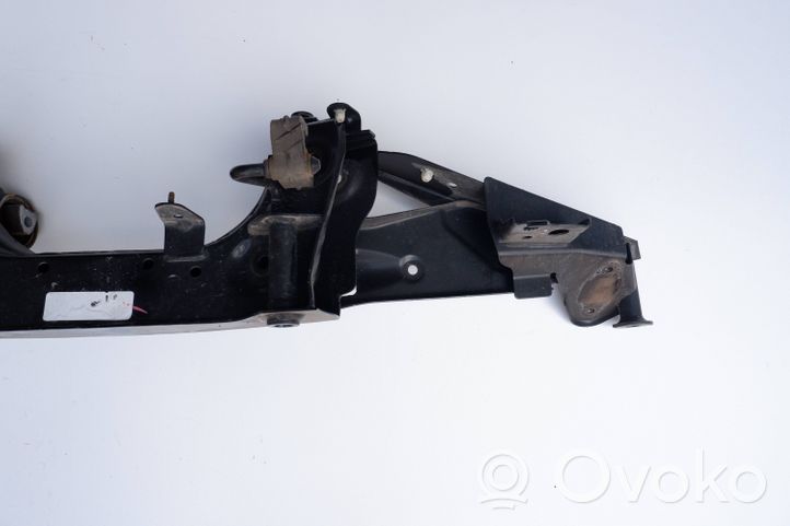 BMW 2 F46 Rama pomocnicza tylna 6862558