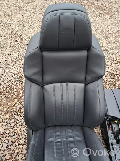 BMW M5 Seat set 