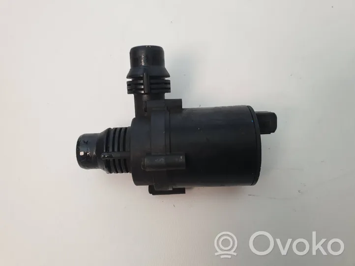 BMW X5 F15 Pompe à eau de liquide de refroidissement 9197085