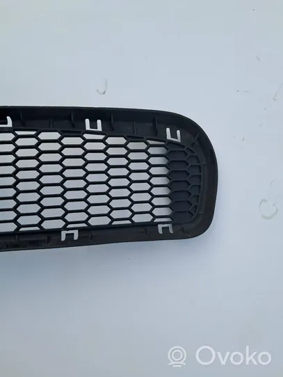 BMW M3 e92 Grille inférieure de pare-chocs avant 7900764