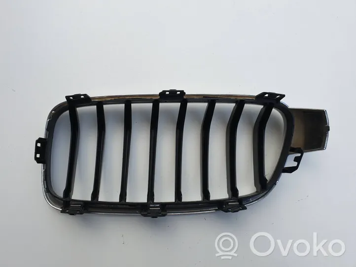 BMW 3 F30 F35 F31 Maskownica / Grill / Atrapa górna chłodnicy 7263482