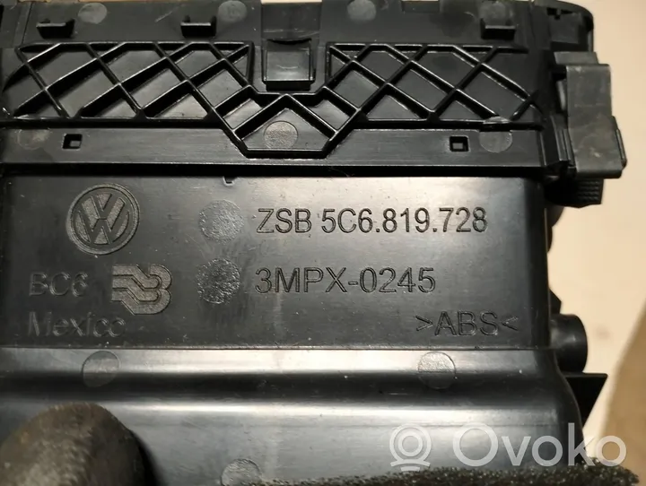 Volkswagen Jetta VI Dysze / Kratki środkowego nawiewu deski rozdzielczej 5C6819728
